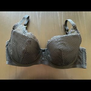 Victoria’s Secret Plunge Bra